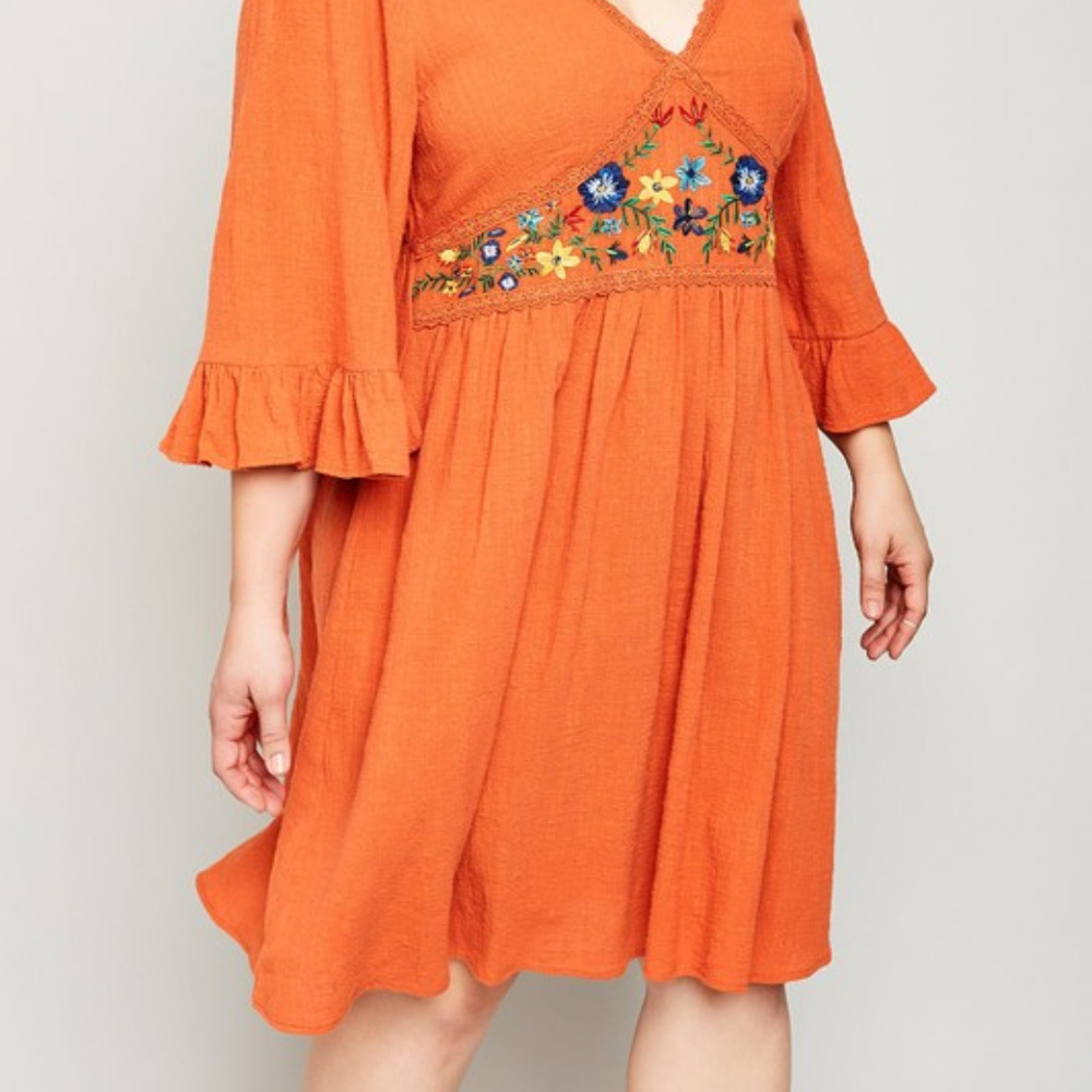 *ONLY 1 LEFT* Embroidered Floral Tunic Dress - Picture 3 of 7
